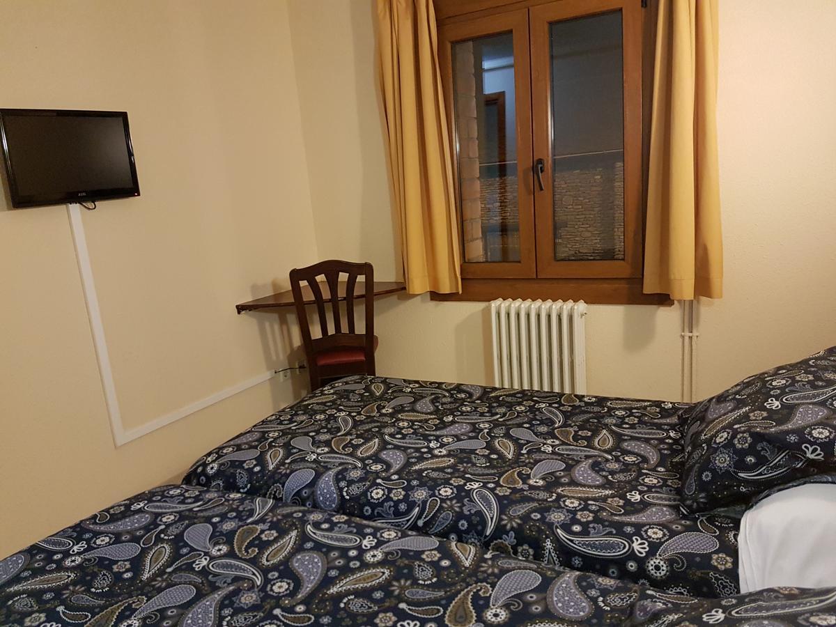 Hotel Arinsal Phòng bức ảnh